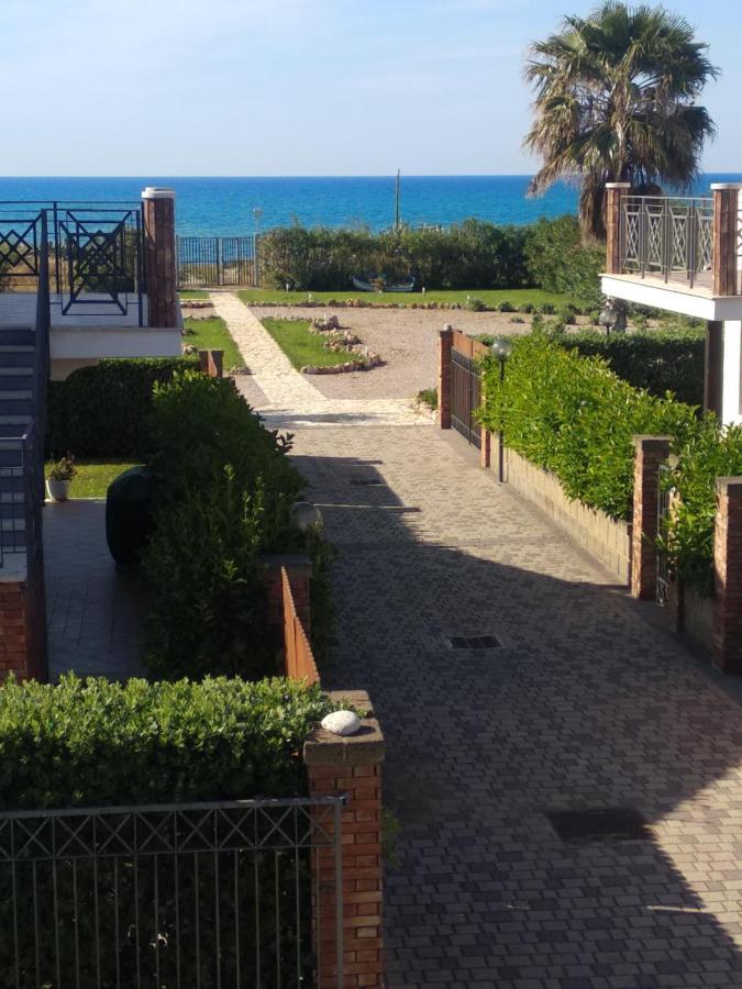 Mansarda Camelie Via Dei Normanni, 45 Villa Campofelice Di Roccella Luaran gambar