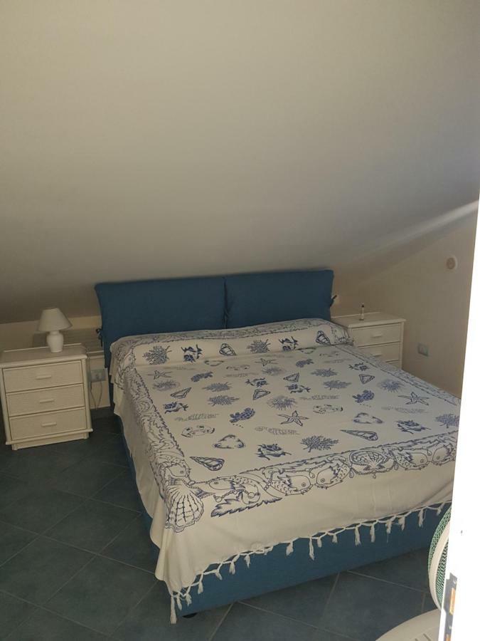 Mansarda Camelie Via Dei Normanni, 45 Villa Campofelice Di Roccella Luaran gambar